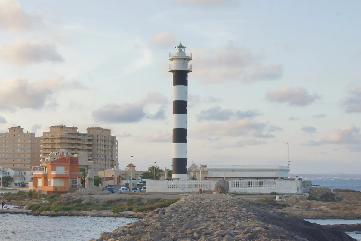 Faro del Estacio al atardecer