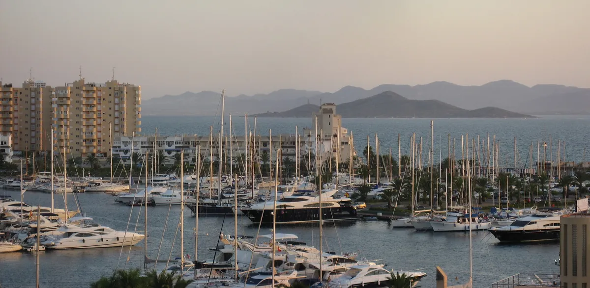 Le port Tomás Maestre au coucher du soleil