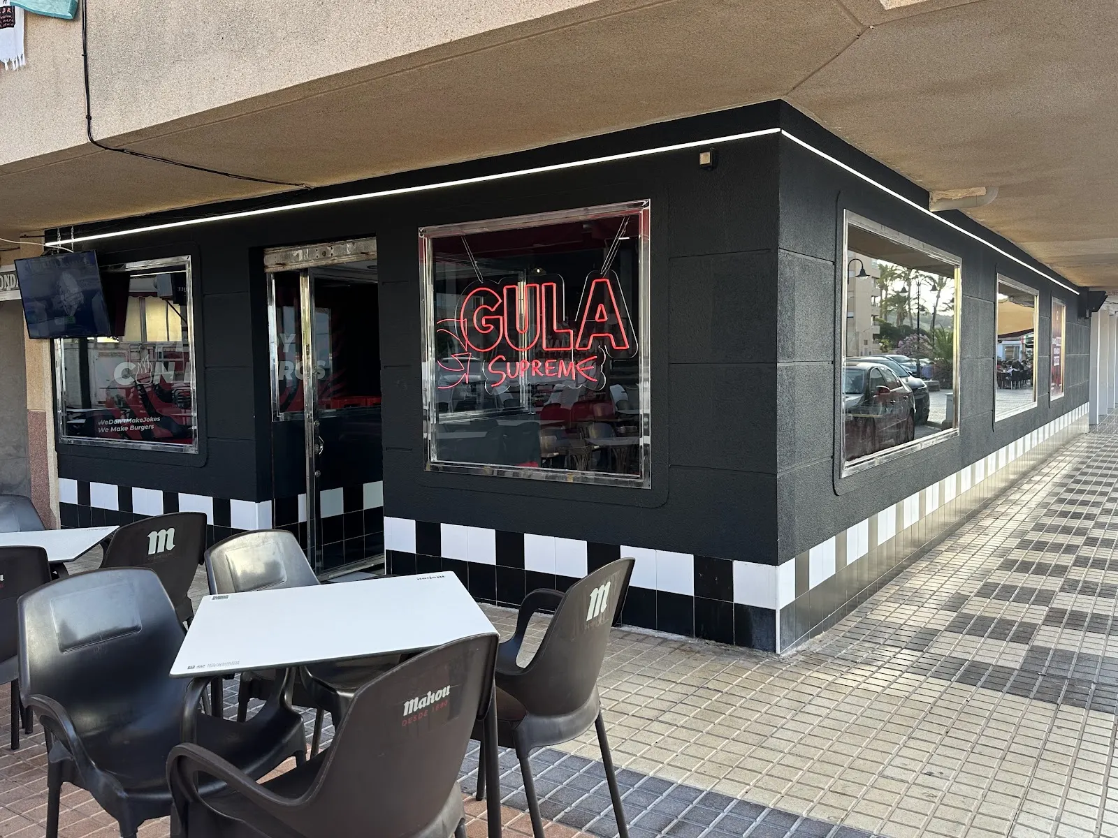 Façade de GULA SUPREME sur la Plaza Bohemia