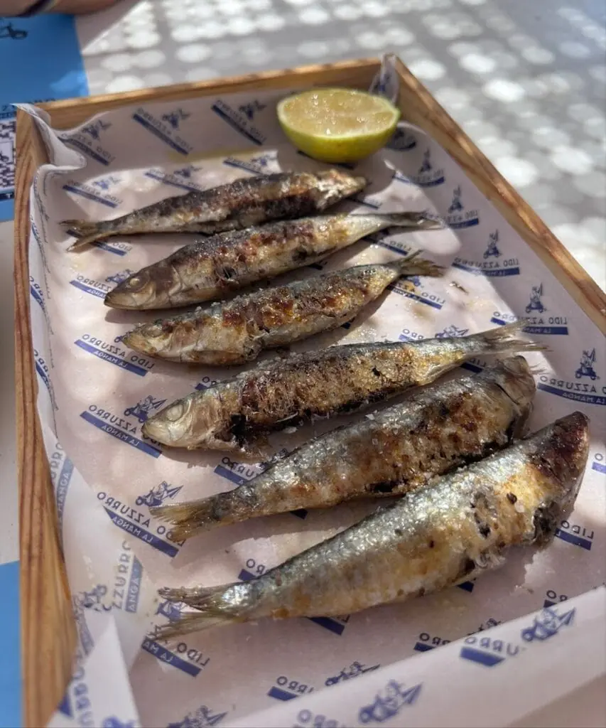 Chiringuito Lido Azzurro in antes del zoco, Plaza Monteblanco, salida 36, km 3,9, 30380 La Manga, Murcia, España