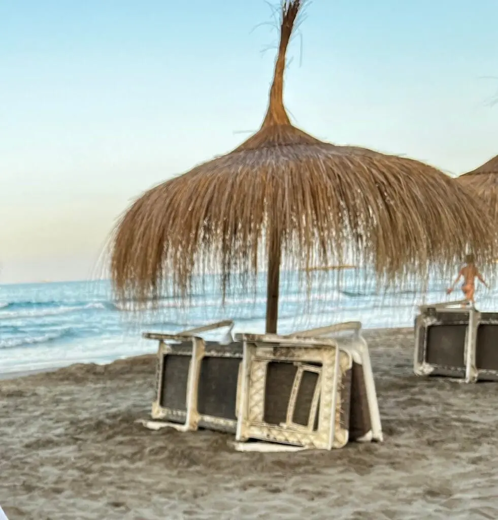 Chiringuito Lido Azzurro in antes del zoco, Plaza Monteblanco, salida 36, km 3,9, 30380 La Manga, Murcia, España