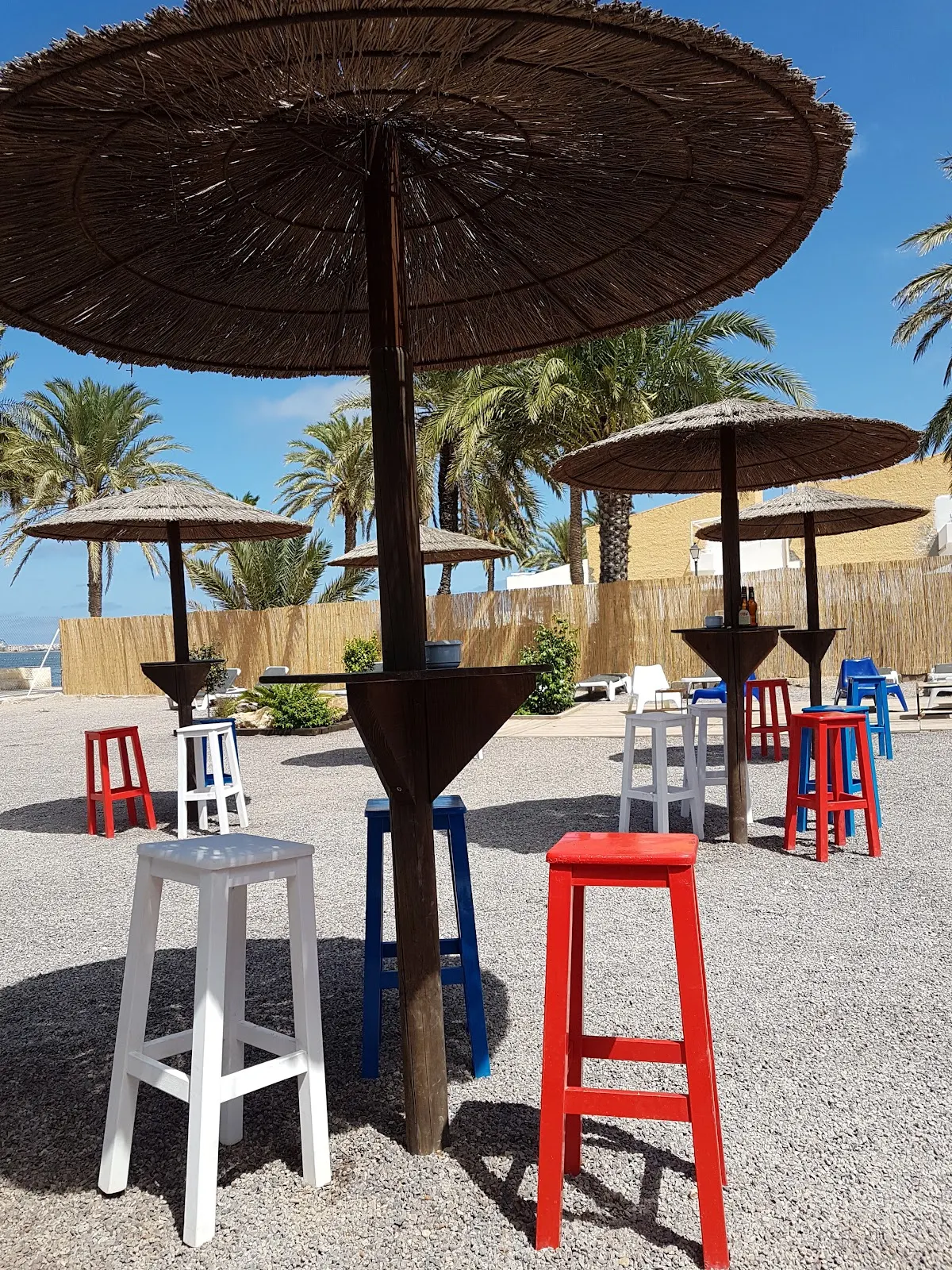 Chiringuito El Rincón Cubano in P.º Marítimo, 39, 30385 Playa Honda, Murcia, España
