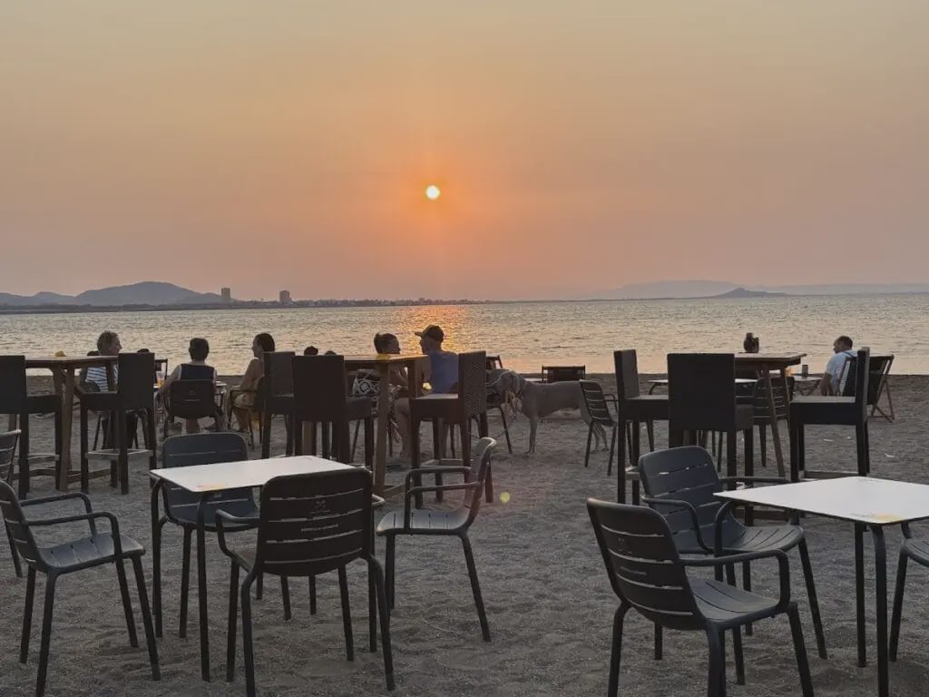 Sonnenuntergang von der Strandbar Maldito Vecino aus, La Manga