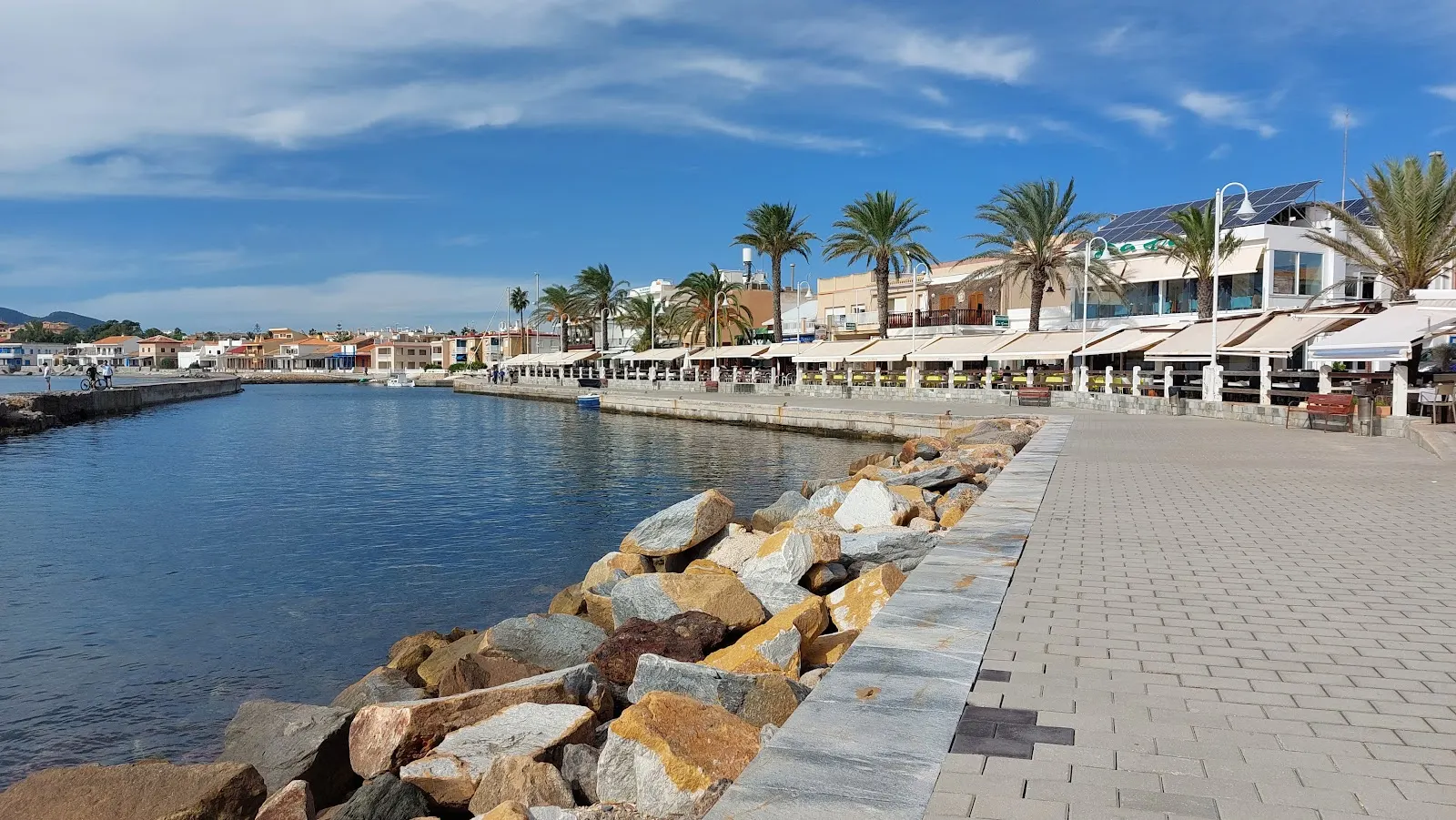 Strandpromenade nahe der Urbanización Ágata, La Manga del Mar Menor