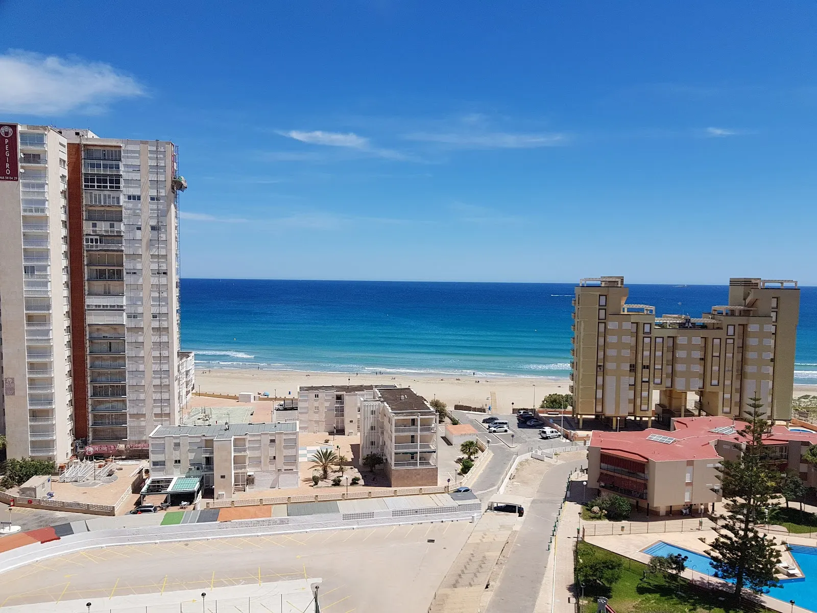 Luftaufnahme des Strandes von Cabo de Palos neben dem Apartamento Geminis