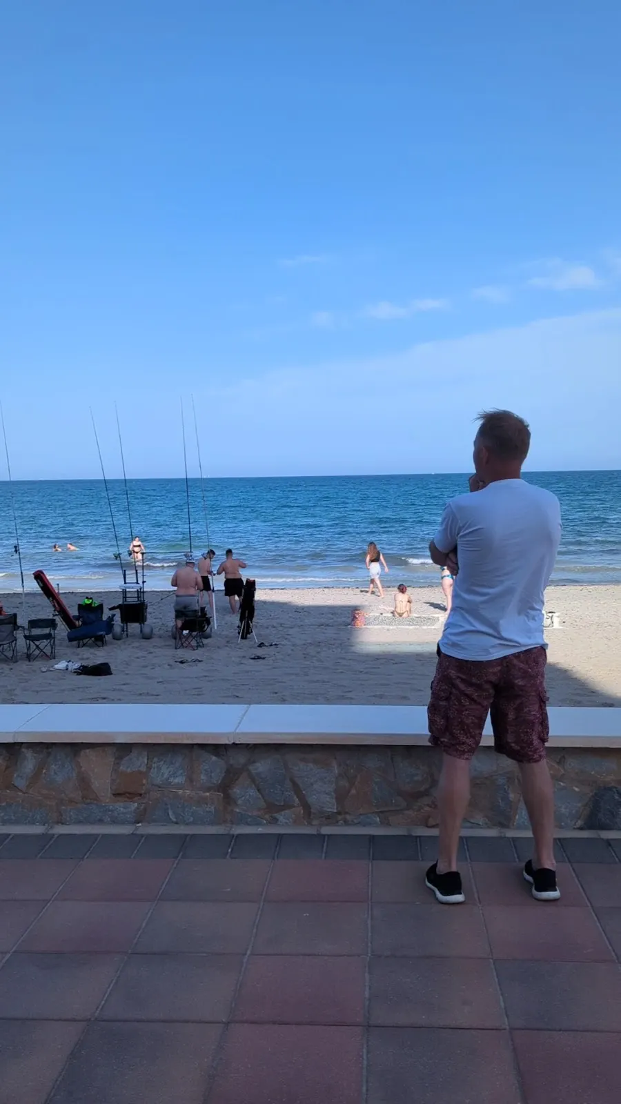 View from the promenade towards the beach in front of the Mar Azul apartments in La Manga