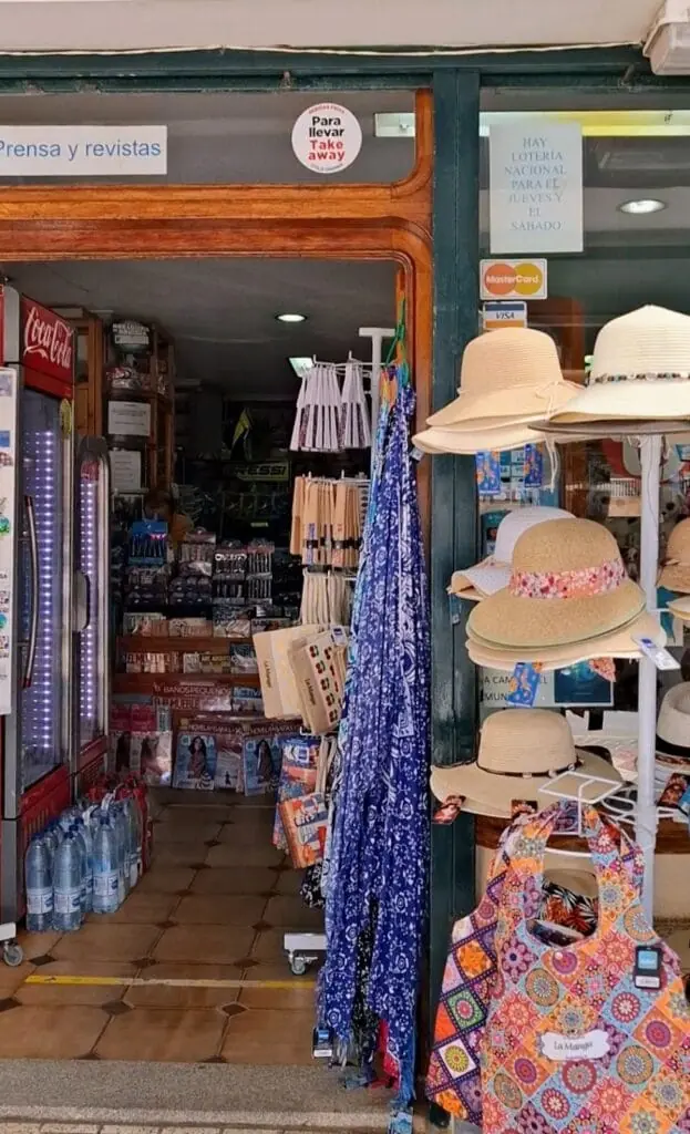 Façade d'Arpón-2 Souvenirs e Papelería, Sirenas III