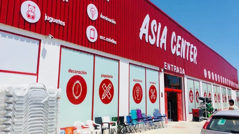 Vitrine du Asia Center, Ctra. de la Manga