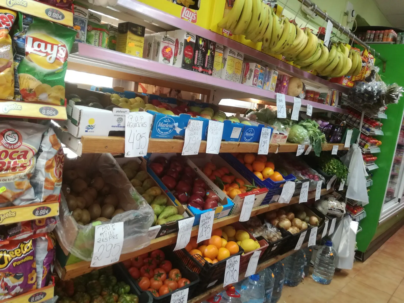Everyday products at Autoservicio Bernabé