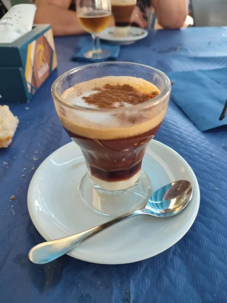Innenraum der Bar Pizzería Las Nuevas Sirenas