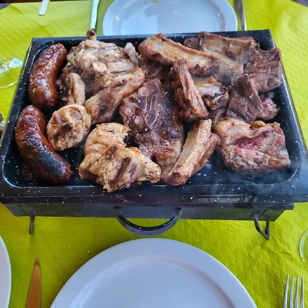 Auswahl an Fleisch vom Holzkohlegrill in der Brasería La Vaca Gallega