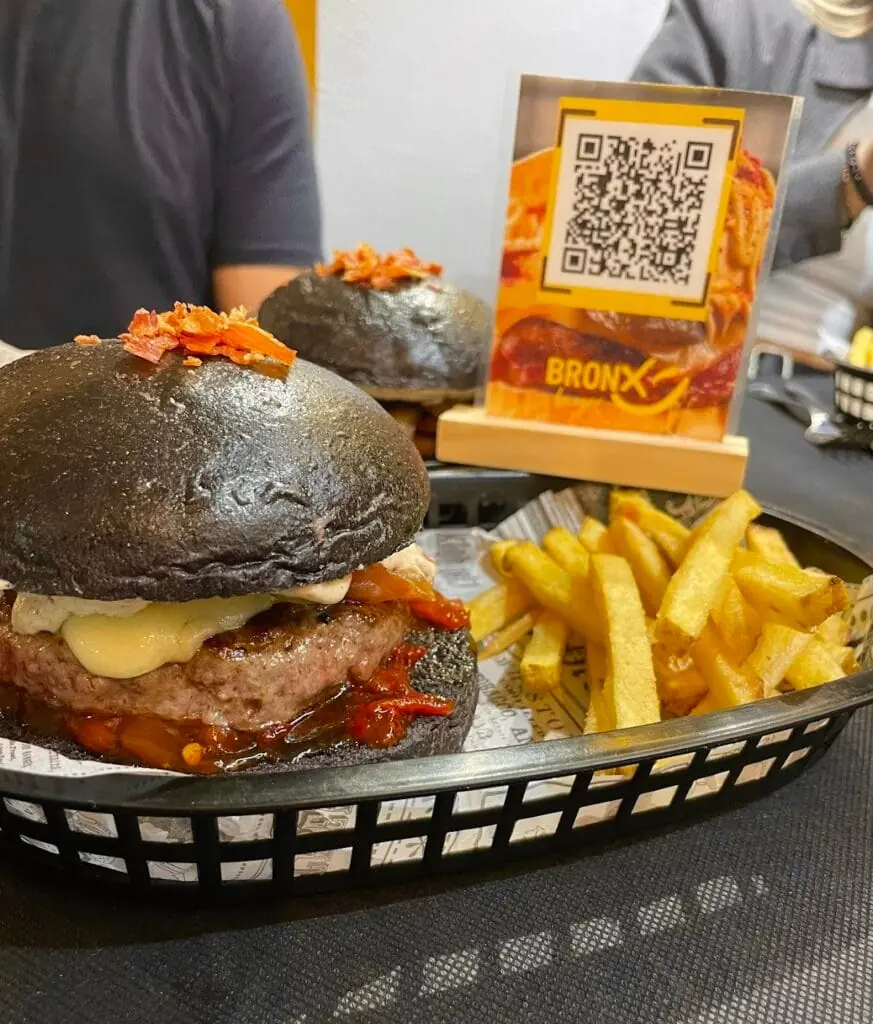 Bronx Burger in La Manga del Mar Menor: Burger mit Pommes