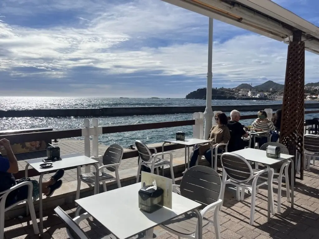 Terrasse de Busquets Cafetería-Heladería avec vue sur la mer, Paseo de la Barra