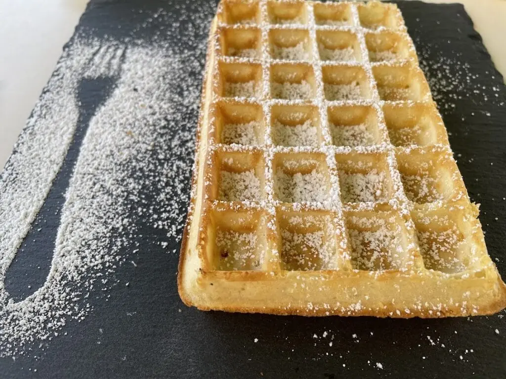 Hausgemachte belgische Waffel der Cafetería Ilse & Danny