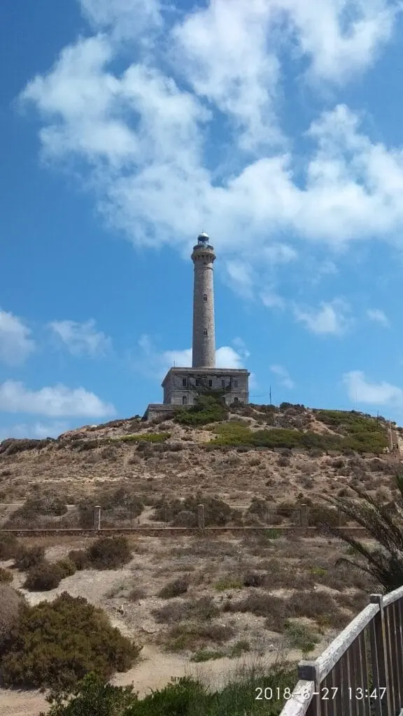 Faro de Cabo de Palos auf seinem Hügel