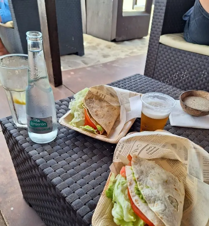 Strandatmosphäre im Chiringuito el Francés, San Javier