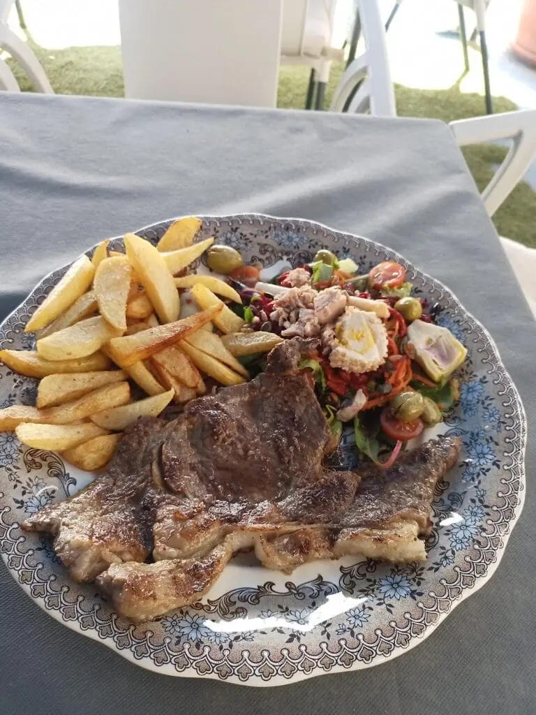 Beach atmosphere at Chiringuito ELAYNE, km 13 La Manga