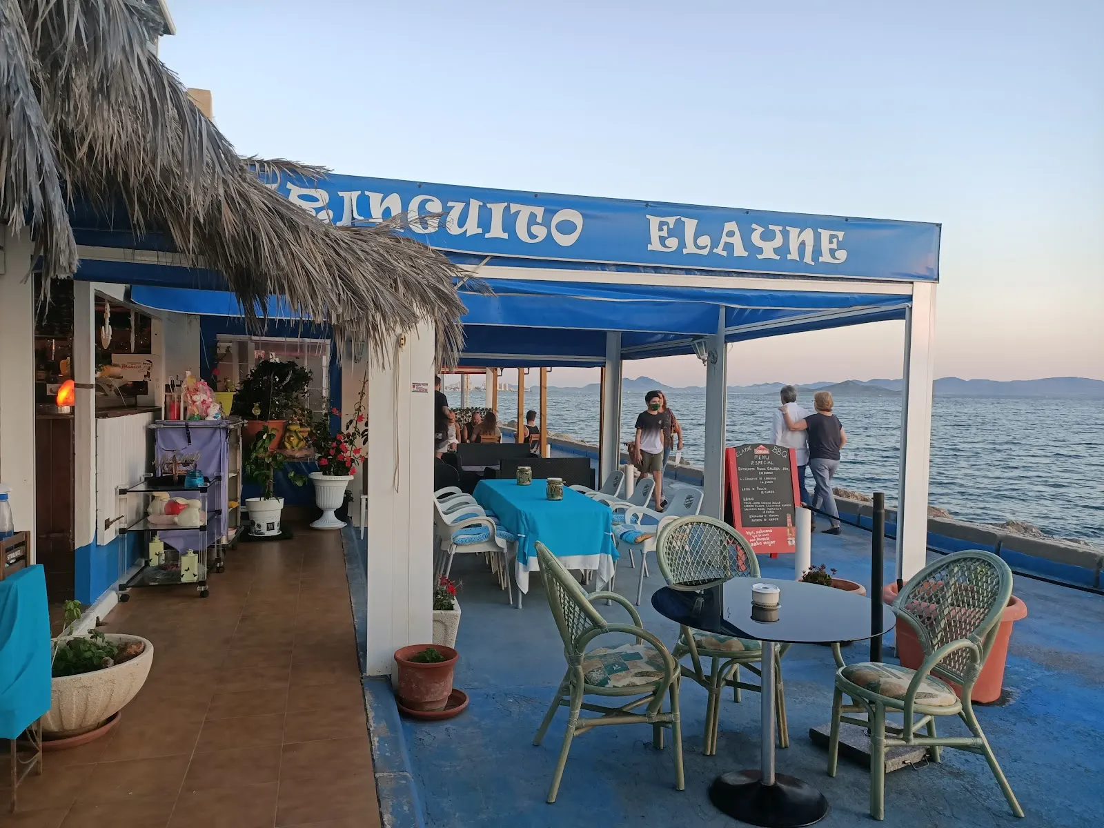 Chiringuito ELAYNE terrace in Puerto Tomás Maestre