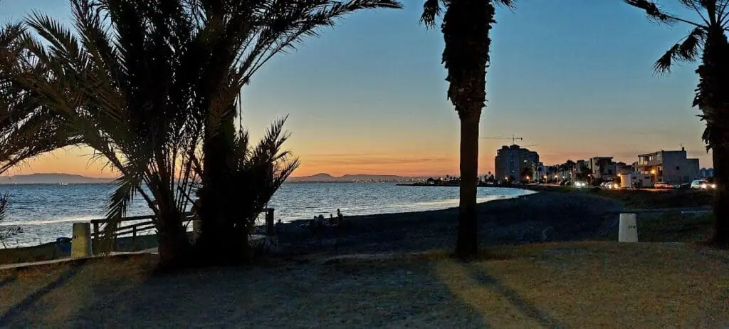 Strandatmosphäre im Chiringuito Estació Playa