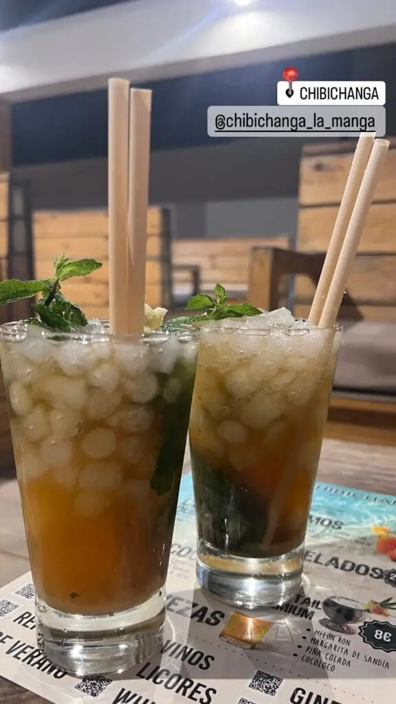 Atmosphäre im Coctelería Chibichanga direkt am Strand