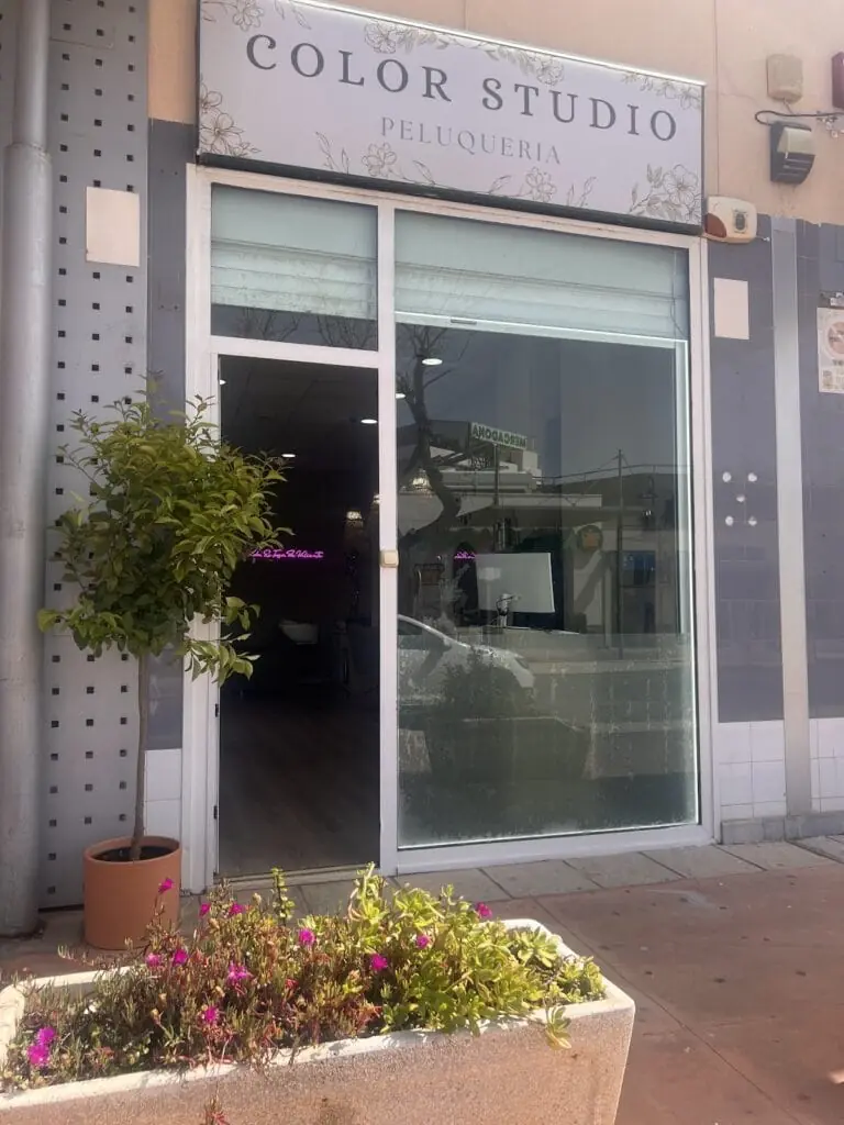 Innenraum des Friseursalons Color Studio