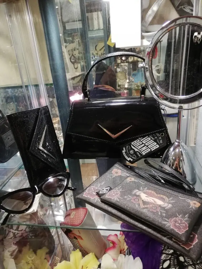 Biker and rock clothing in Cuatro Reinas