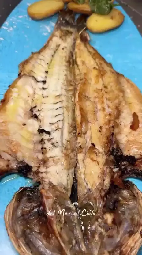 Poisson grillé au feu de bois de la cuisine d'El Nido