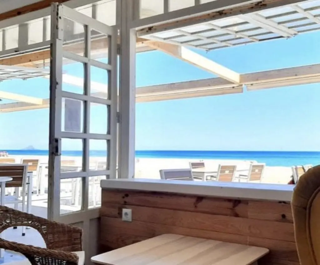 Terrasse d'El Nido en front de mer