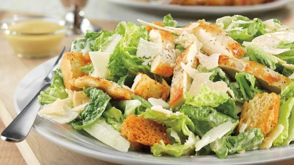 Salad prepared by El Pollo Dorado in Cavanna