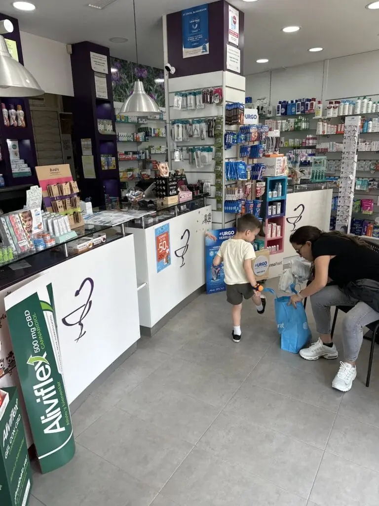 Innenansicht von Farmacia El Estacio Carlos Ayuso in La Manga