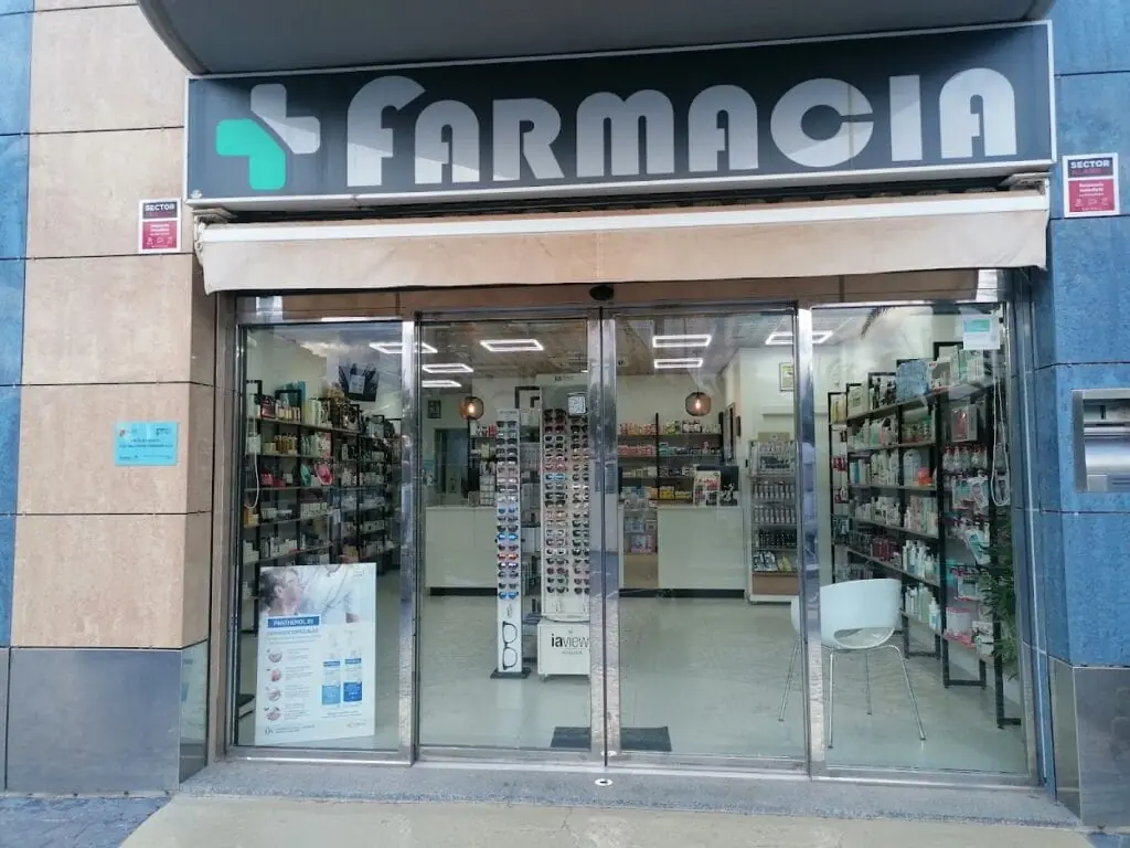 Fassade von Farmacia Miriam Maldonado Arcas in La Manga