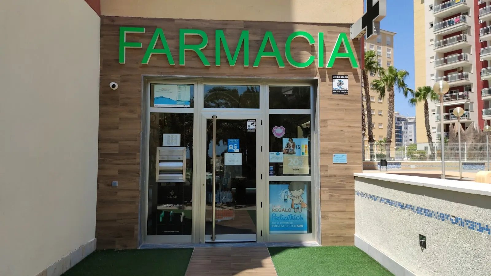 Products at Farmacia Veneziola in La Manga