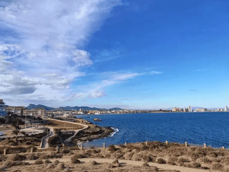 Küste von Cabo de Palos und La Manga aus der Umgebung des Leuchtturms
