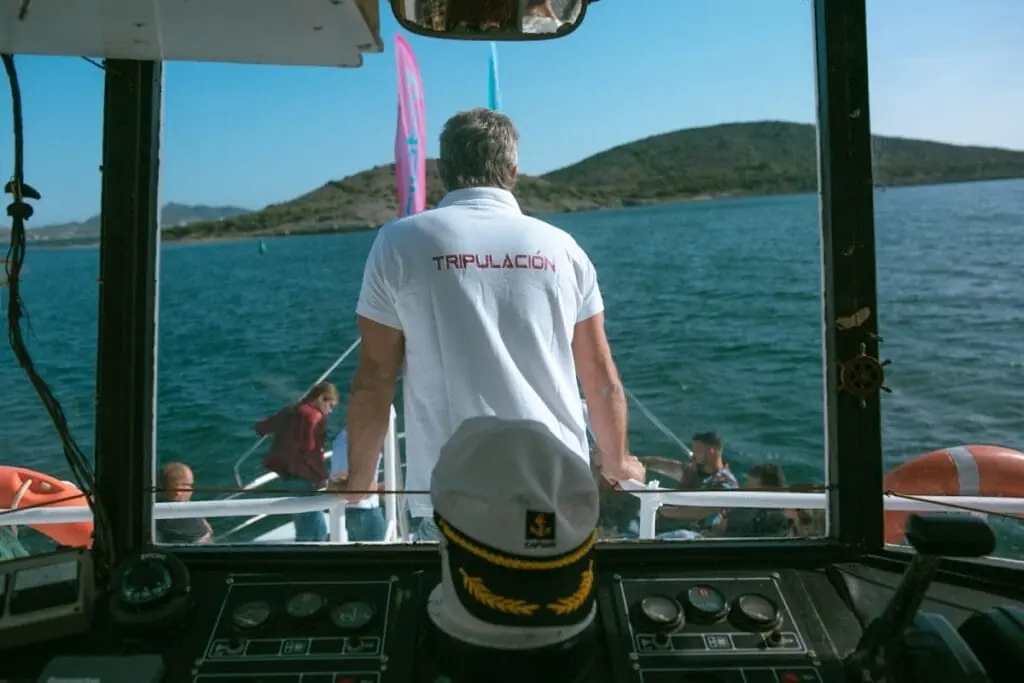 Gruppe feiert an Bord von Flippaboat