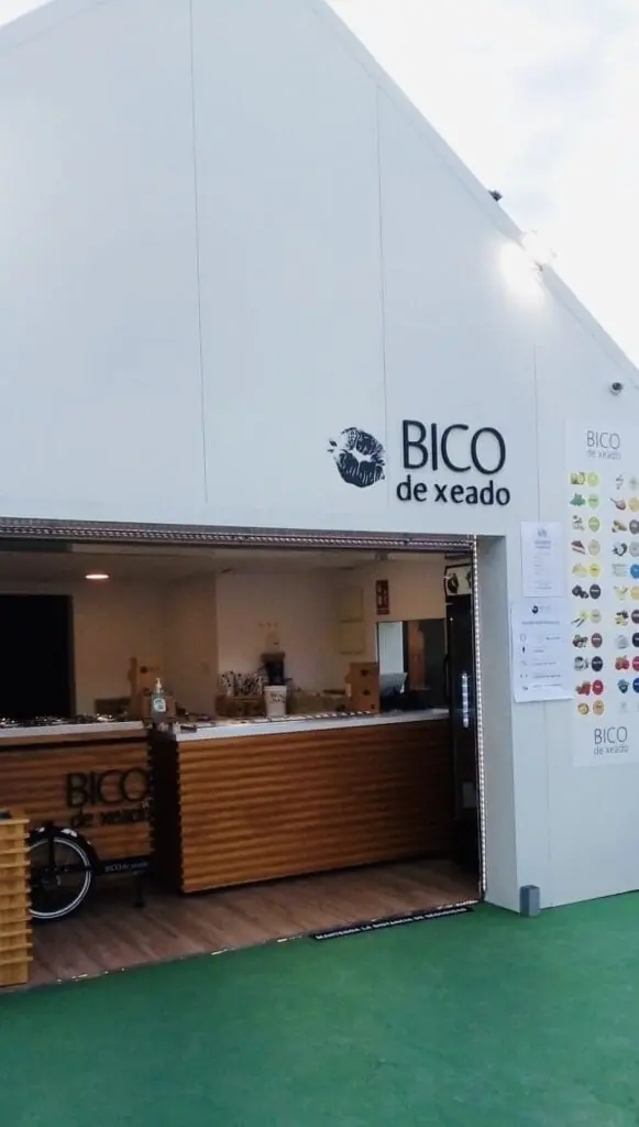 Façade de Heladería Bico de Xeado, sur le chemin du phare de Cabo de Palos