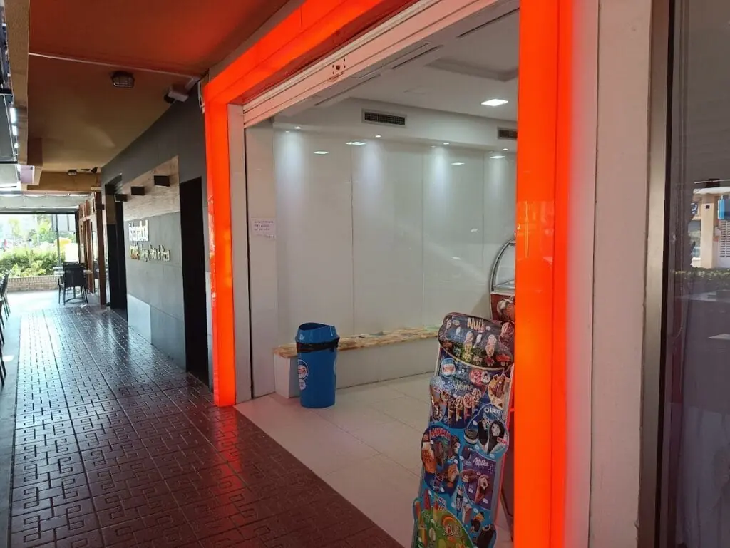 Innenraum von Heladería-Horchatería Valenciana im Edificio Comercial Bohemia