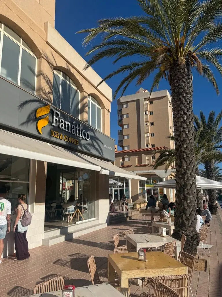 Cakes and pastries at Ice Fanático