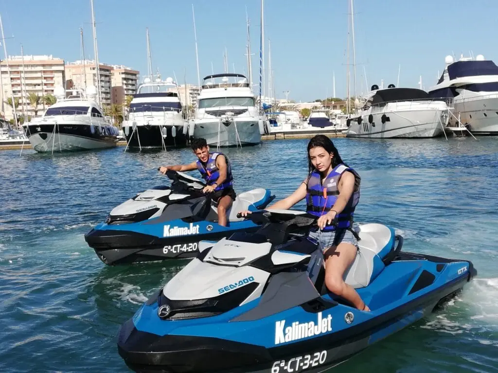 Jet-skis de KalimaJet sur le Puerto Deportivo de Cabo de Palos