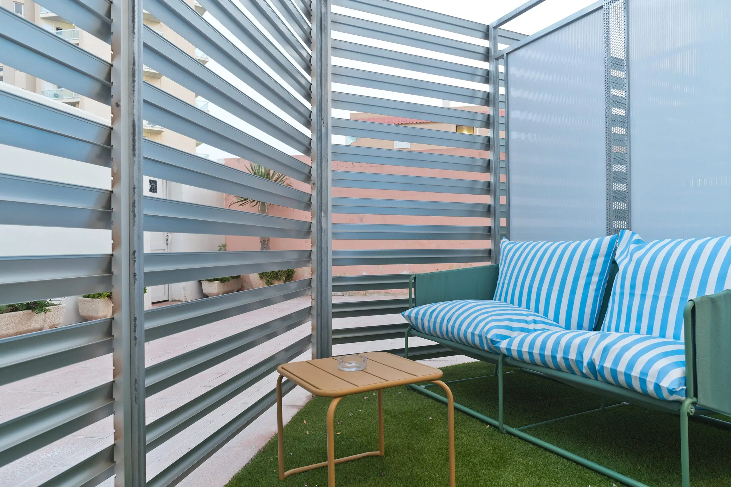Bunk bed in a dormitory at Konk Hostel