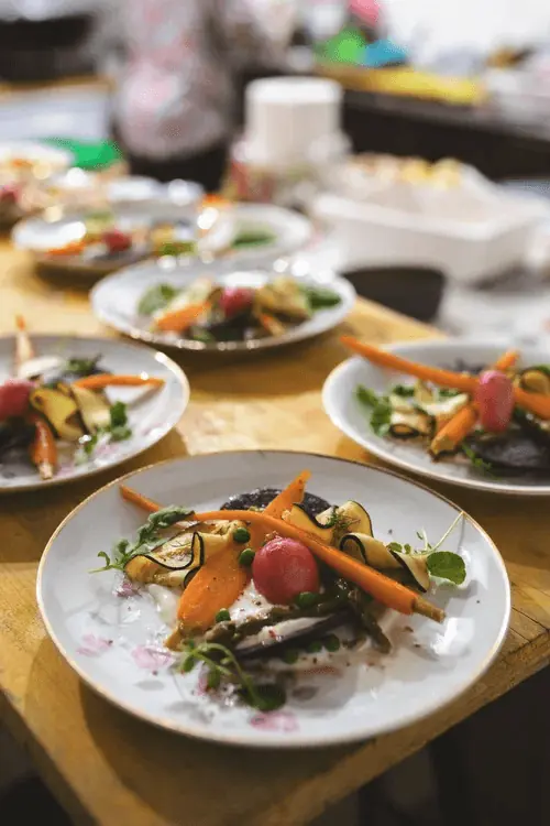 Angerichtetes Saisongericht von La Birdie Catering, gehobenes Catering in Los Belones (La Manga del Mar Menor)