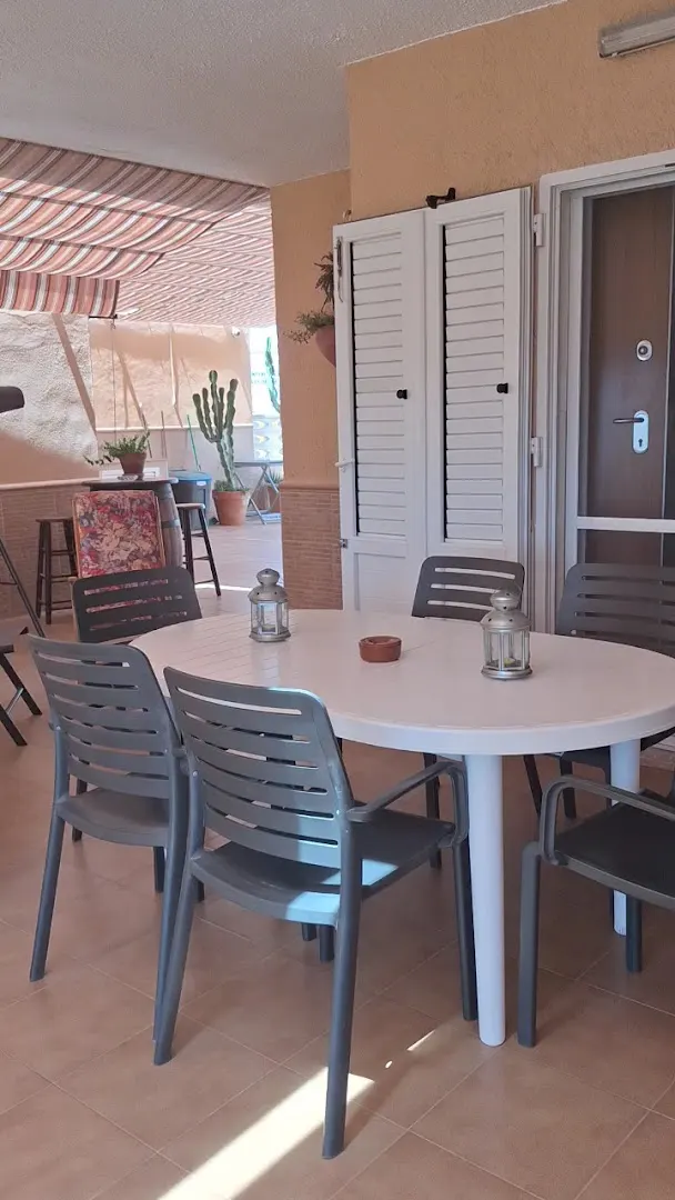 Schild von La Manga Realty, offizieller Vertreter von Grimanga
