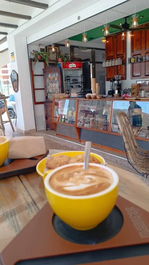 Inside Madness Specialty Coffee, Plaza Entremares