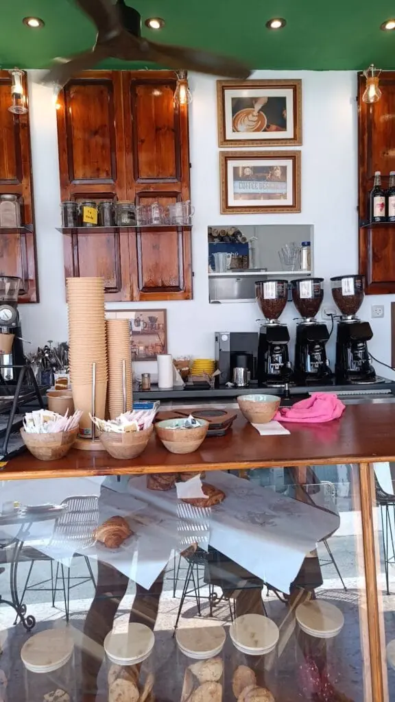 Table with speciality coffee at Madness Specialty Coffee