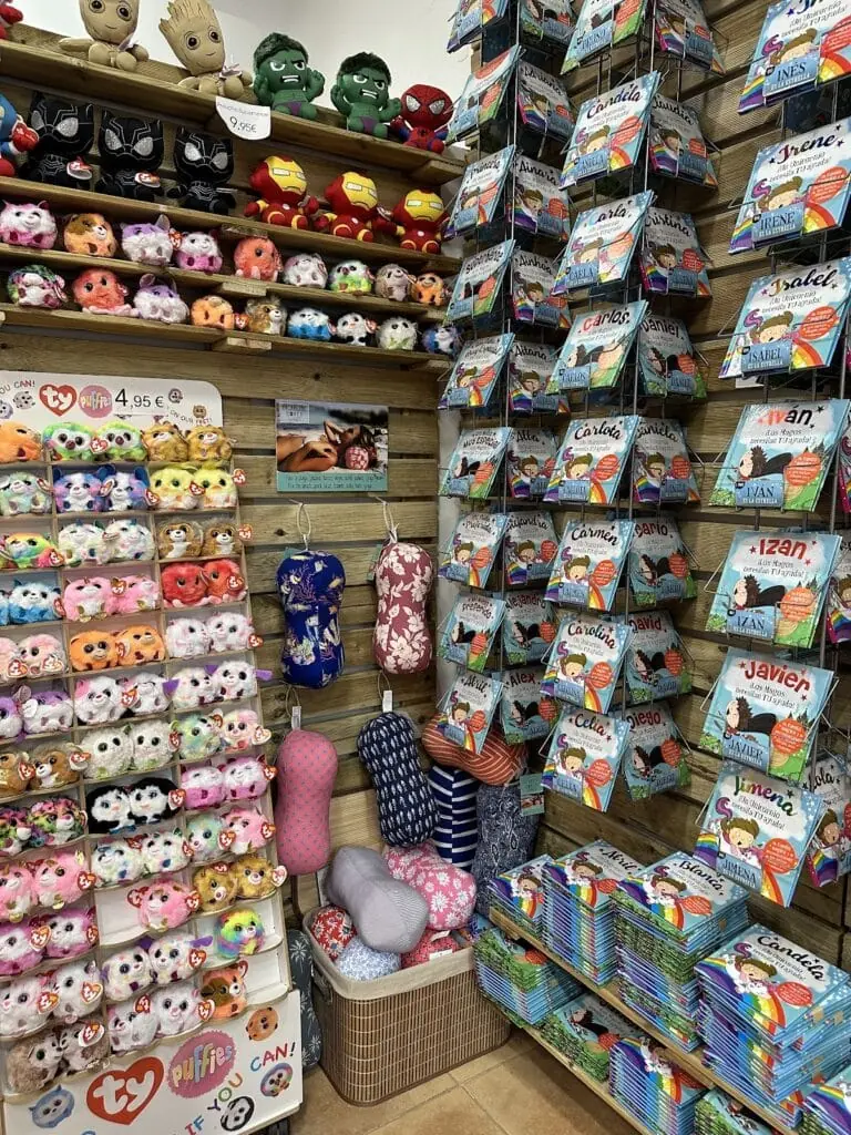 Gifts and decorative items at Makondo