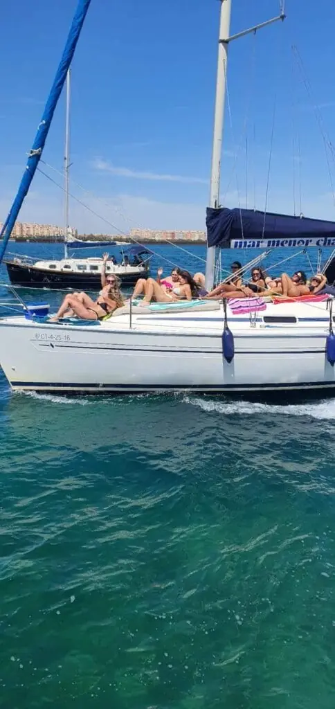 Pont du voilier de MAR MENOR CHARTER