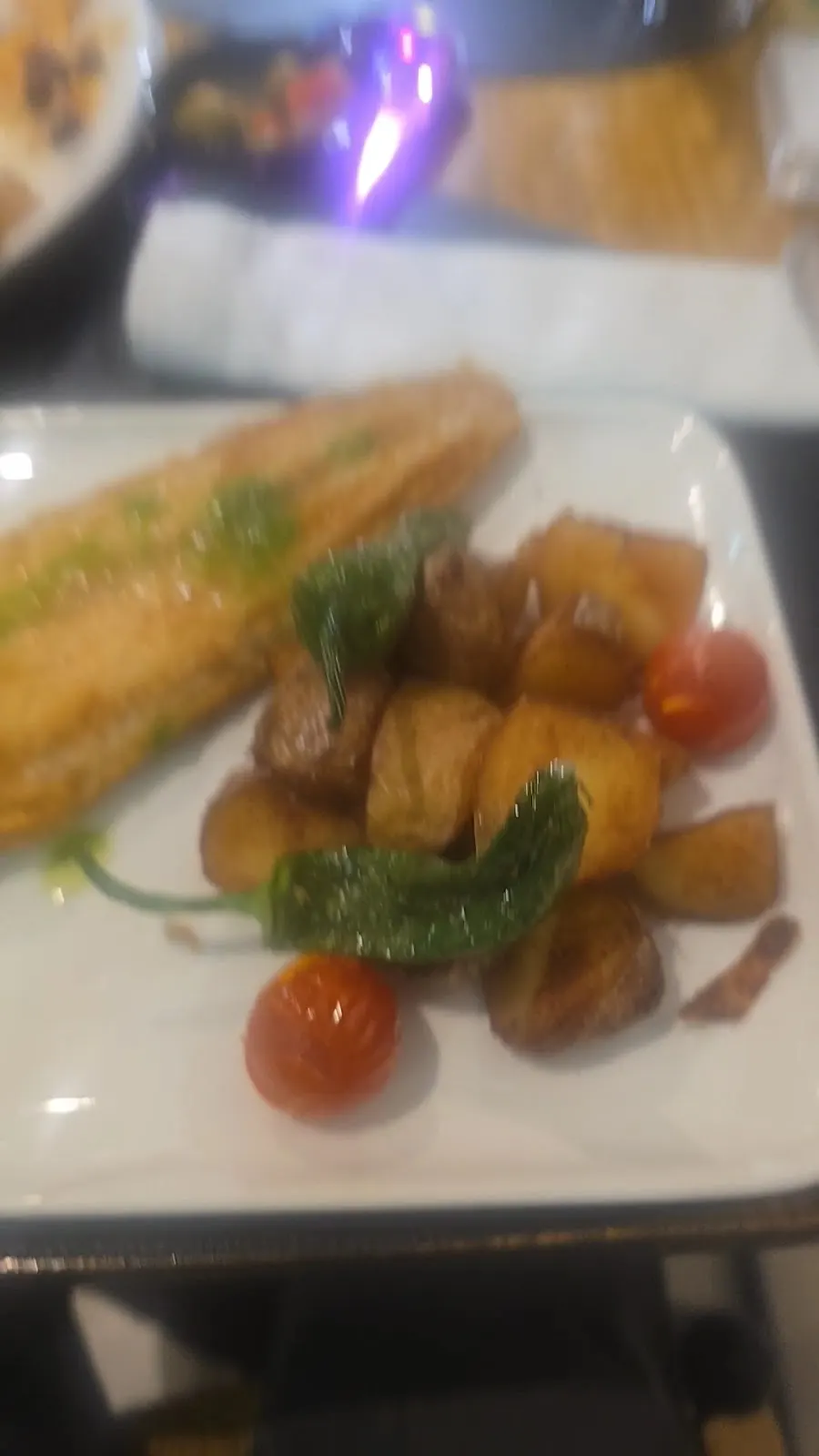 Teller mit frischem Fisch bei Marego's, La Manga
