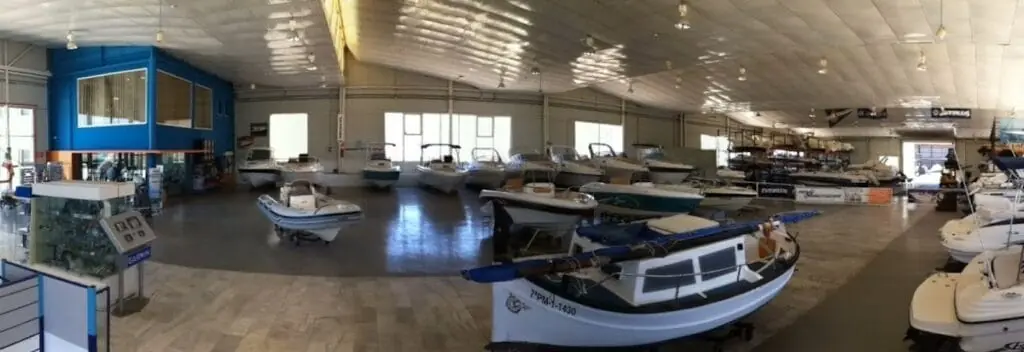Marine engine repaired at Marina Center