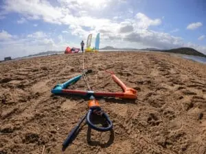 Kite-Bar und Trapez bereit am Strand, Ausrüstung von Maskite