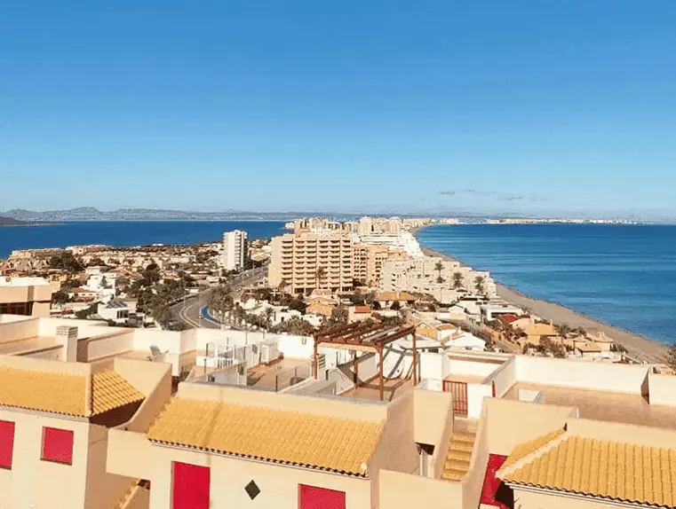 Vue de La Manga depuis le sommet de Monte Blanco, avec les deux mers
