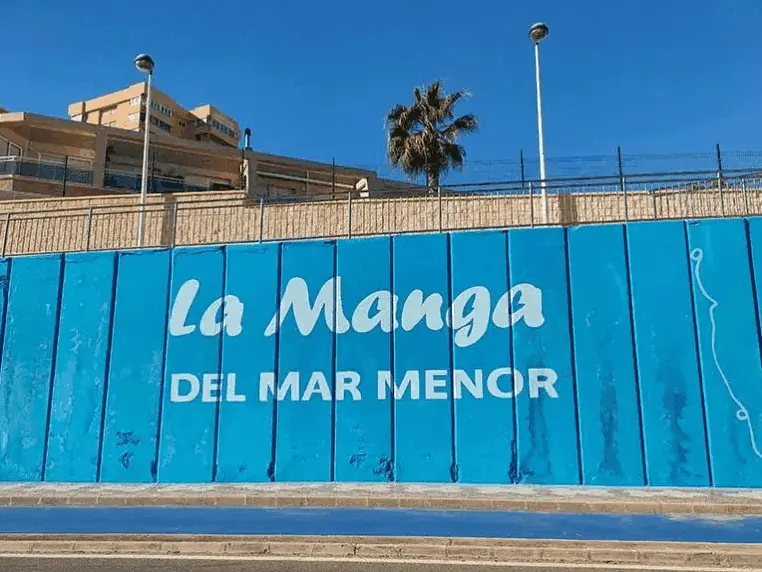 Sign reading «La Manga del Mar Menor» painted on the Monteblanco wall